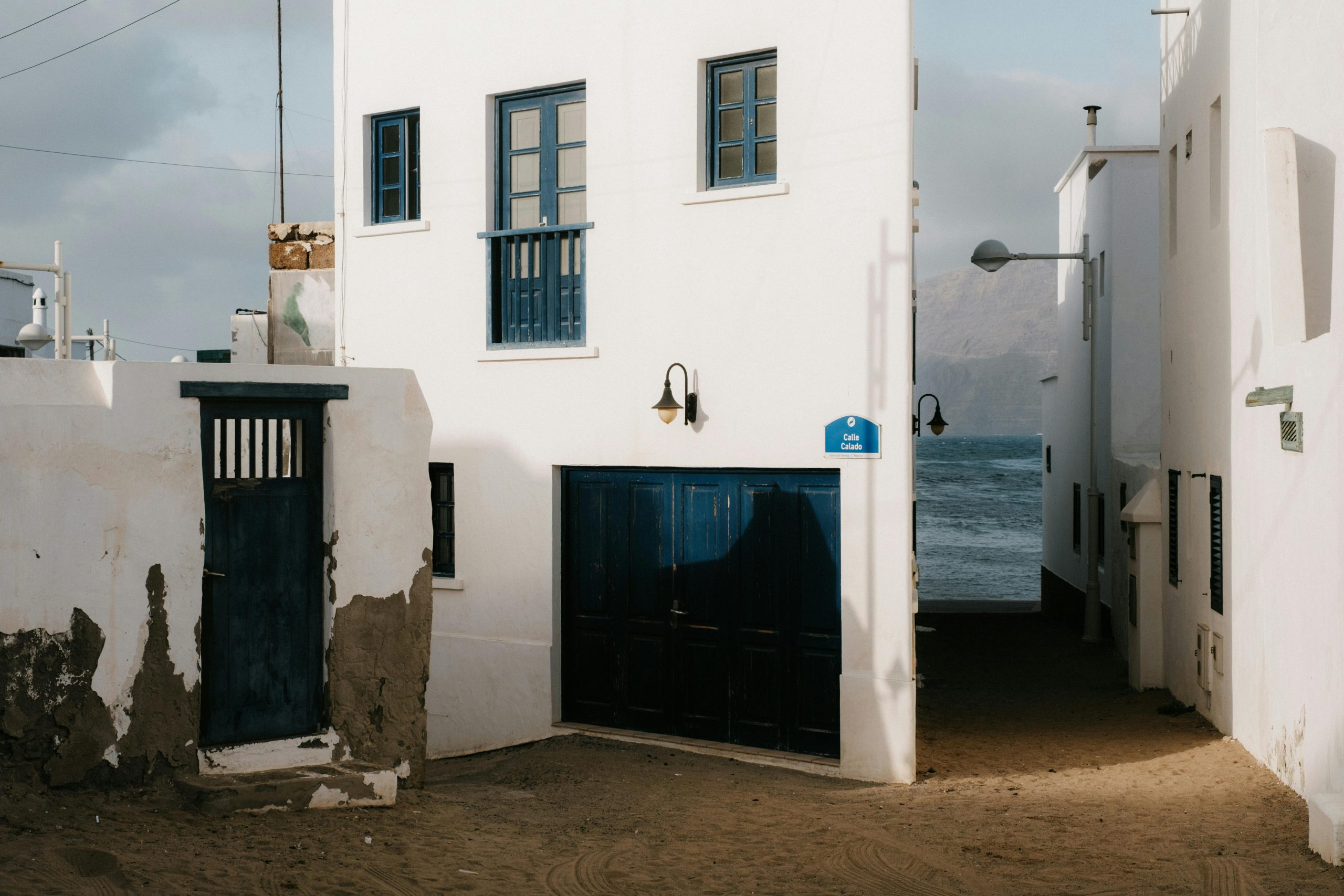 Exploring Alternative Career Paths Beyond the Traditional Degree