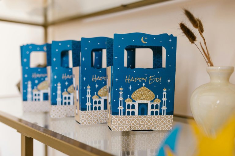 Mastering the Art of Gift-Giving Without Overspending